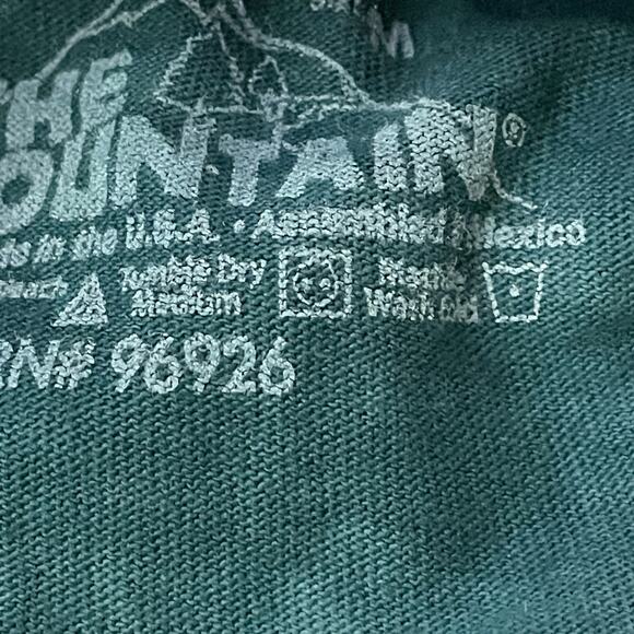 Vintage The Mountain White Siberian Tiger T Shirt Adult M Medium Green SeaWorld - Picture 9 of 9